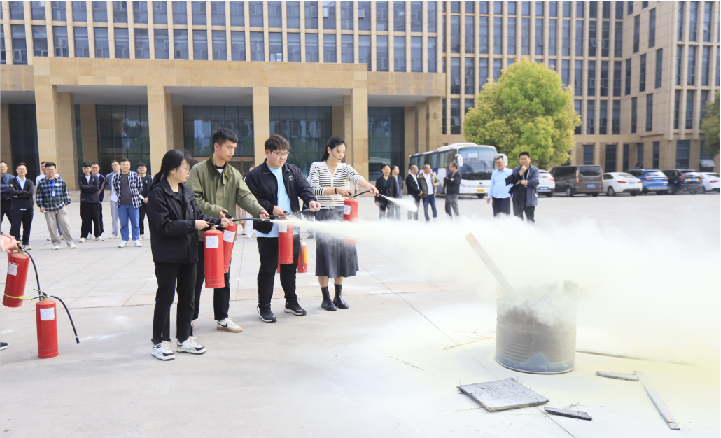 增強(qiáng)消防意識(shí)，筑牢安全底線丨花花牛乳業(yè)集團(tuán)組織消防應(yīng)急演練